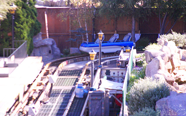 [Disneyland Park] Matterhorn Bobsleds (1959) Is.php?i=2376&img=IMG_0132-2