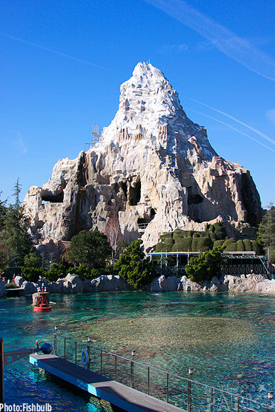 [Disneyland Park] Matterhorn Bobsleds (1959) Is.php?i=2397&img=IMG_0042