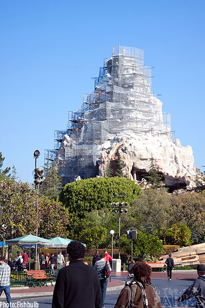 [Disneyland Park] Matterhorn Bobsleds (1959) Is.php?i=3089&img=IMG_0015