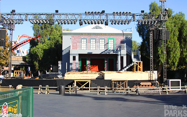 Knott's, Knotts Berry Farm Prepares for New Attractions and Christmas