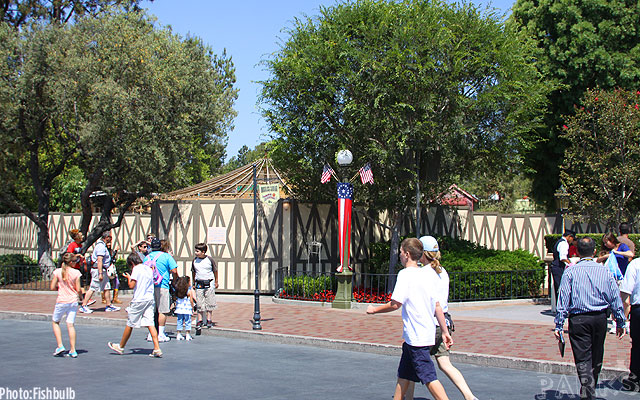 Disneyland, In Spite of Cars Land, Disneyland Attendance Seems Flat