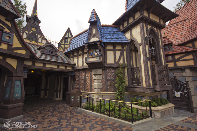 fantasy faire, Disney Princesses move into their new home at Disneyland&#8217;s Fantasy Faire
