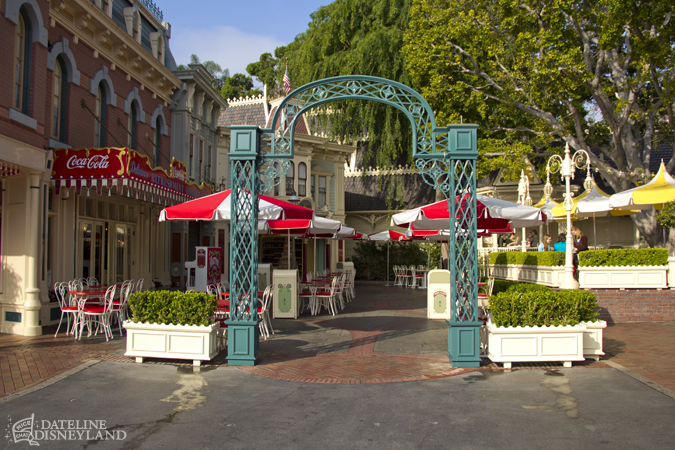 starbucks, Starbucks Coffee to bring big changes to Disneyland&#8217;s Main Street, U.S.A. as spring brings Limited Time Magic to both parks
