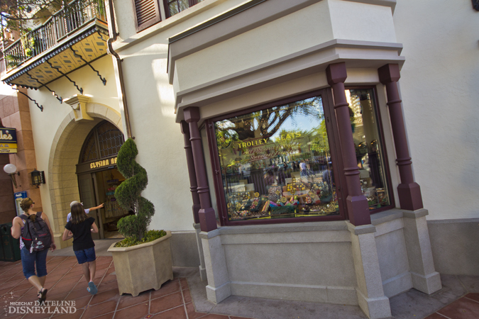 buena vista street, Merchandise takes over Buena Vista Street and Disneyland food gets less magical