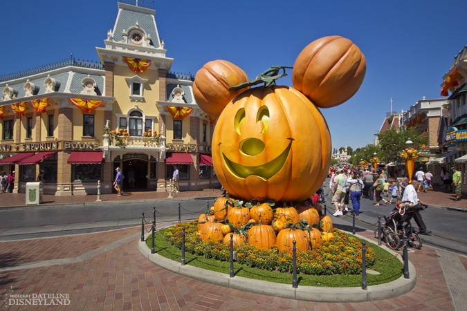 halloween time, Buena Vista Street gets cleaned up as Halloween Time haunts Disneyland