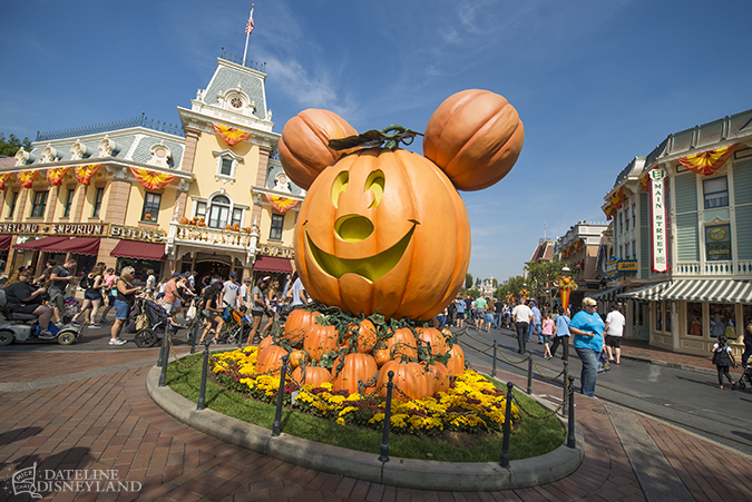 Disneyland, Main Street, U.S.A. changes continue during Disneyland&#8217;s Halloween Time
