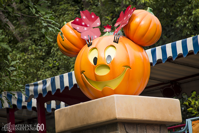 Halloween Time, Disneyland&#8217;s Halloween Time wraps up as the holidays move in