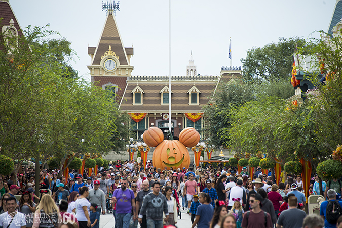 Halloween Time, Disneyland&#8217;s Halloween Time wraps up as the holidays move in